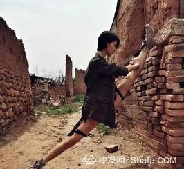 明星劈叉视频,惊艳瞬间，展现柔韧极限